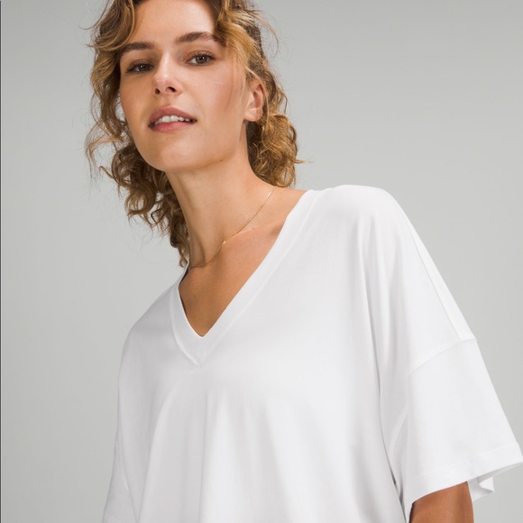 LULULEMON NWT SIDE TIE V-NECK T-SHIRT WHITE 8 12 TIE DETAILING - Picture 4 of 7
